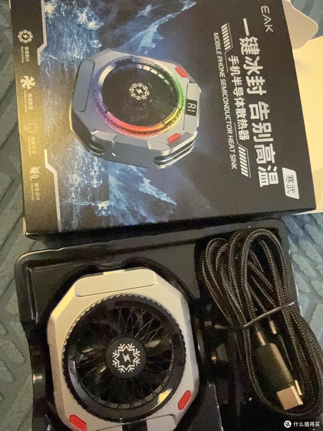这小风扇治好了我的“原神戒断反应”,寒武散热器把手机摁到34度