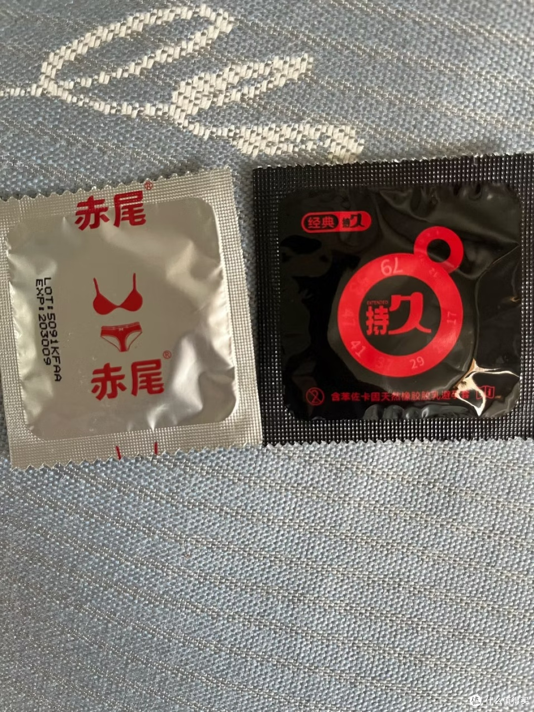 赤尾000超薄无储避孕套｜玻尿酸加持，解锁近乎无套的亲密感