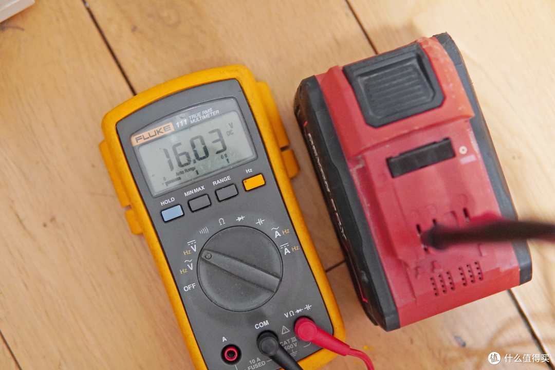 从60瓦到280瓦，哪款更适合你？大有20V充电器充电实测和选购分析