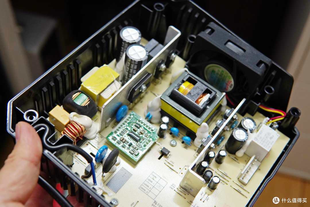 从60瓦到280瓦，哪款更适合你？大有20V充电器充电实测和选购分析