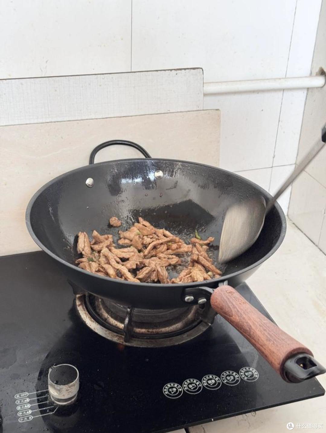 如何选购一口合适的铁锅？百元到千元各价位深度对比与品牌推荐