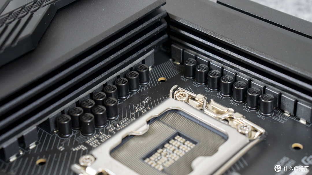 不只是堆料,更是体验升级:技嘉 Z890 小雕 DUO X装机体验分享!