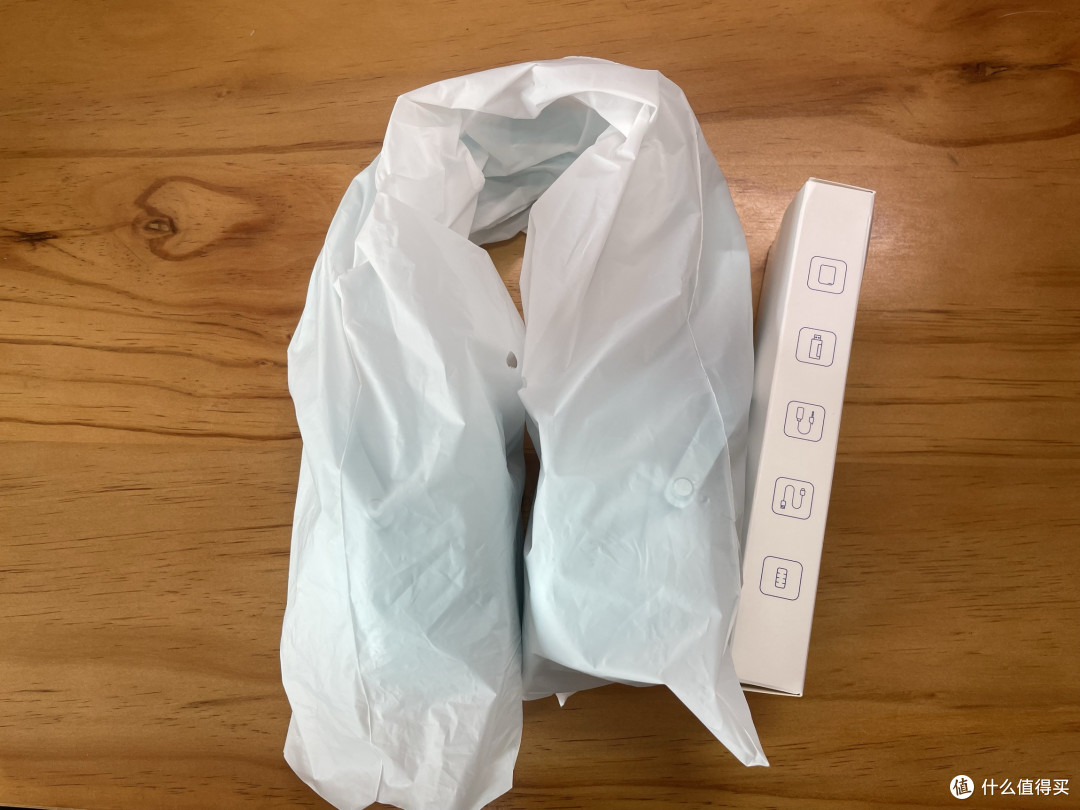 头戴耳机见多了，但能秒换电不断电的你见过没？雷柏VE3使用评测