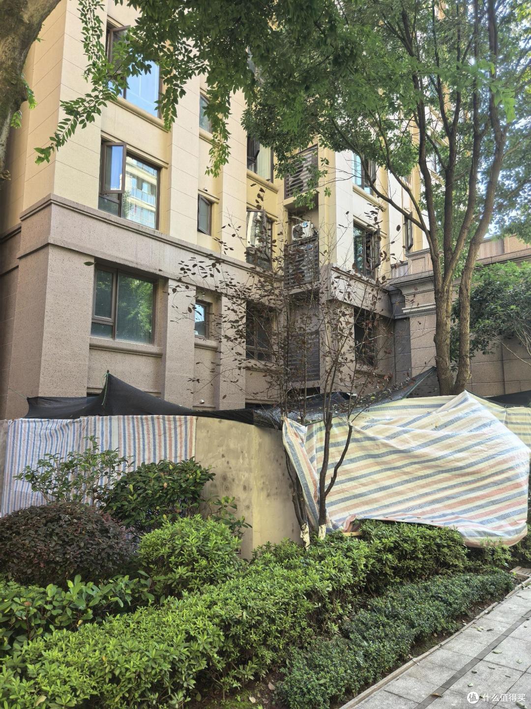搬进新家才发现:比物业更头疼的,其实是那些一言难尽的邻居!