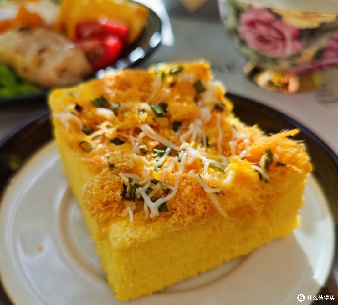 自己烤的肉松蛋糕，香到邻居都来敲门