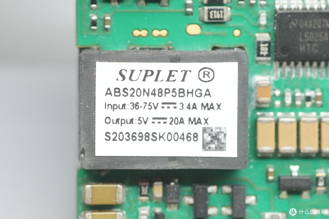 92%满载效率,雷能 100W 1/16 砖电源模块方案解析