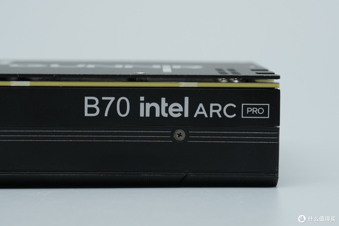 PCleGen5高速接口，蓝戟 INTEL ARC PRO B70 TF 32G专业显卡拆解