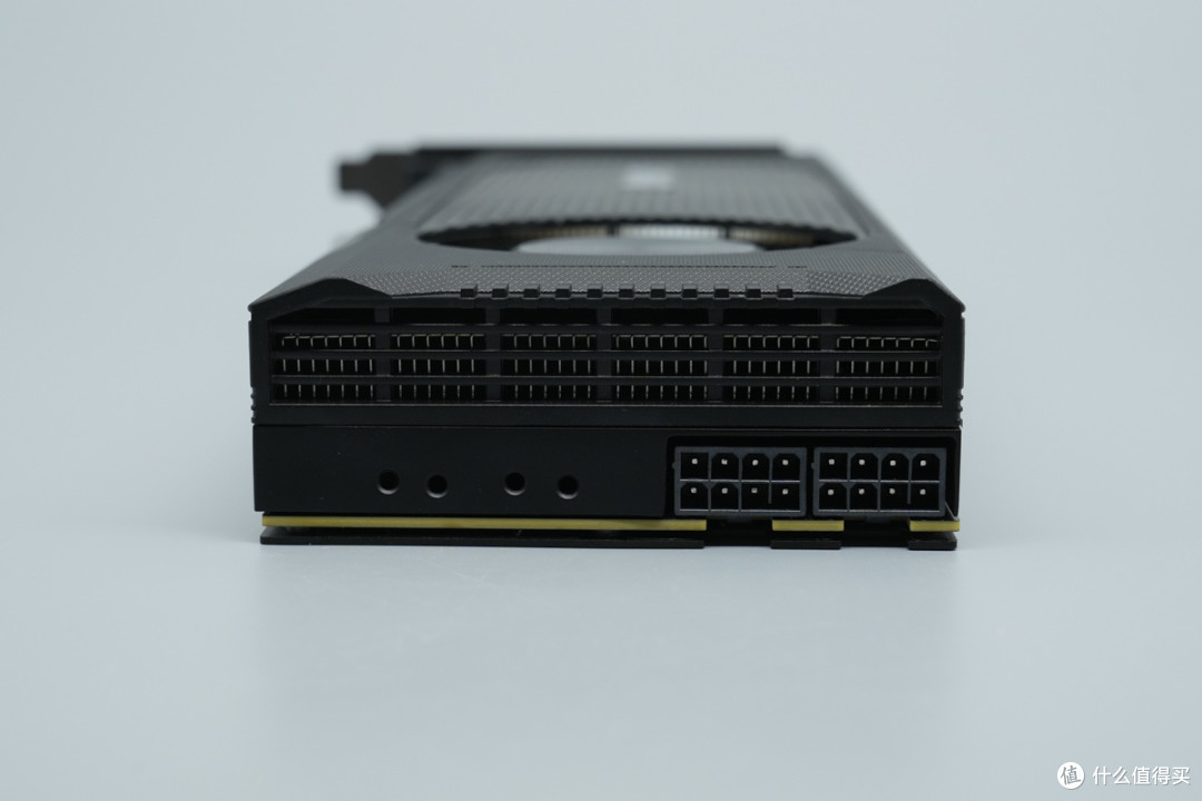 PCleGen5高速接口，蓝戟 INTEL ARC PRO B70 TF 32G专业显卡拆解