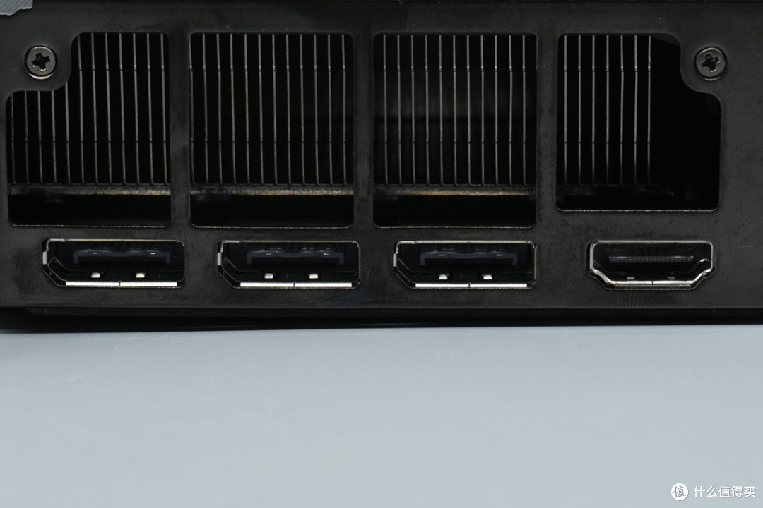 PCleGen5高速接口，蓝戟 INTEL ARC PRO B70 TF 32G专业显卡拆解