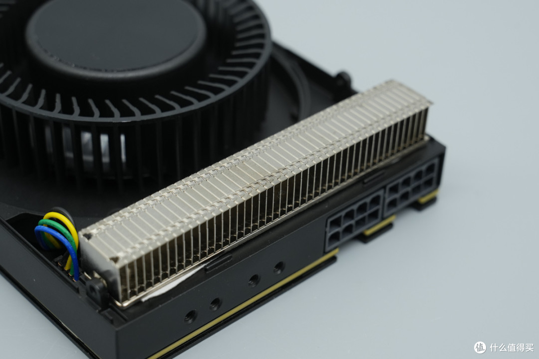 PCleGen5高速接口，蓝戟 INTEL ARC PRO B70 TF 32G专业显卡拆解