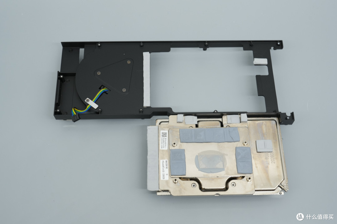 PCleGen5高速接口，蓝戟 INTEL ARC PRO B70 TF 32G专业显卡拆解