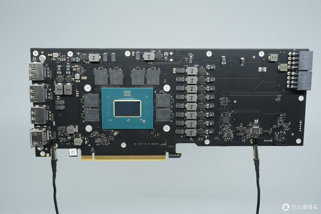 PCleGen5高速接口，蓝戟 INTEL ARC PRO B70 TF 32G专业显卡拆解