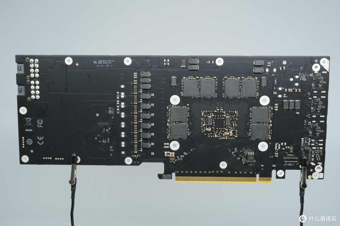 PCleGen5高速接口，蓝戟 INTEL ARC PRO B70 TF 32G专业显卡拆解