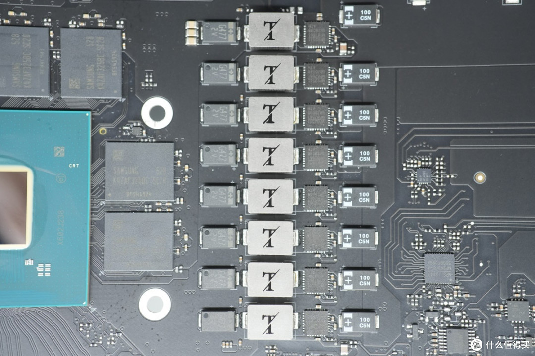 PCleGen5高速接口，蓝戟 INTEL ARC PRO B70 TF 32G专业显卡拆解