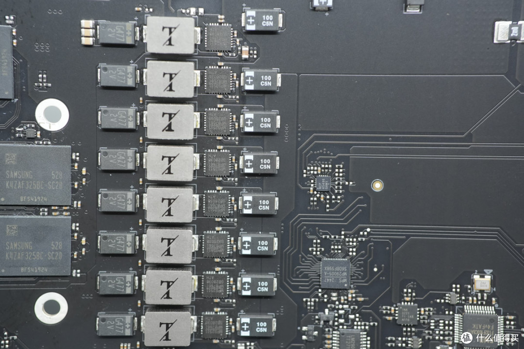 PCleGen5高速接口，蓝戟 INTEL ARC PRO B70 TF 32G专业显卡拆解