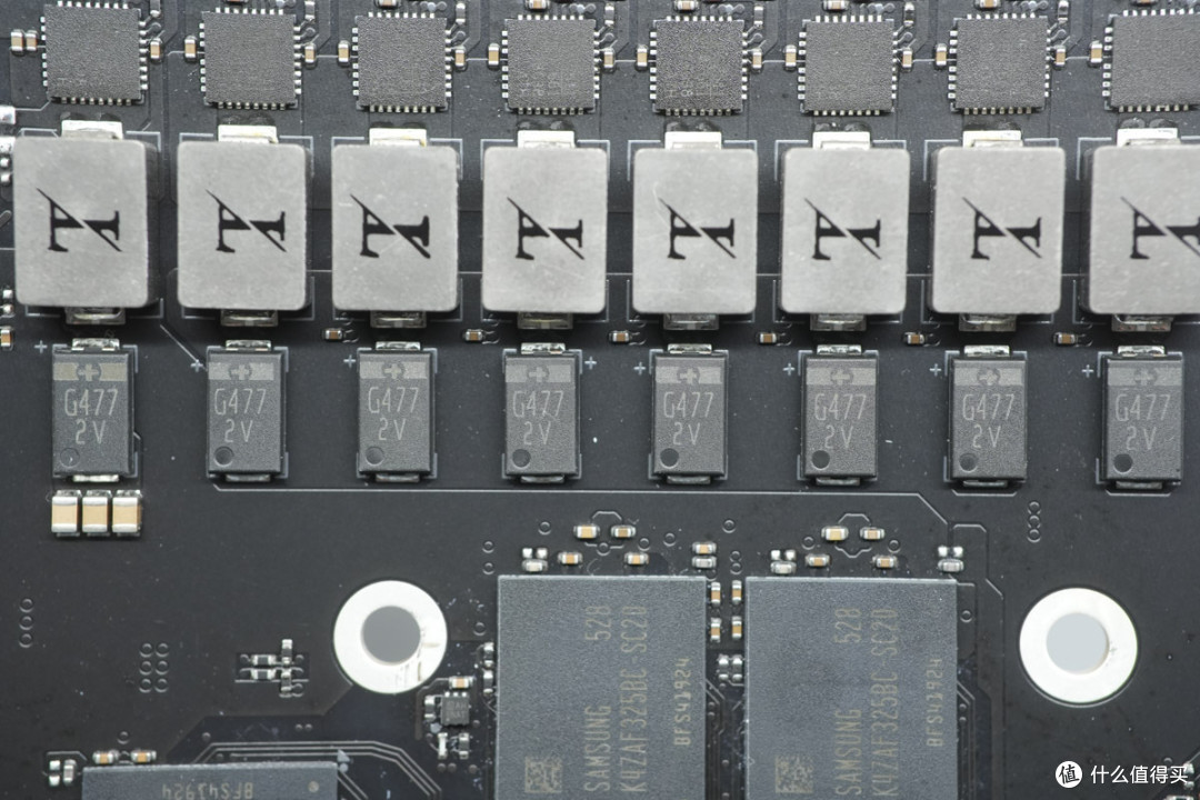 PCleGen5高速接口，蓝戟 INTEL ARC PRO B70 TF 32G专业显卡拆解