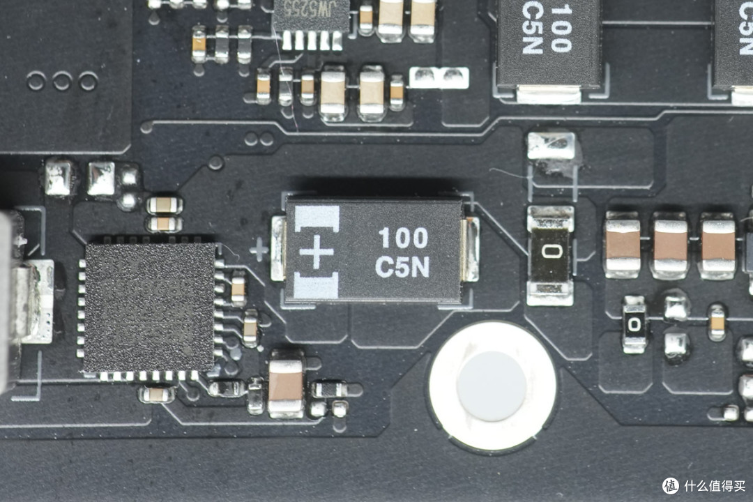 PCleGen5高速接口，蓝戟 INTEL ARC PRO B70 TF 32G专业显卡拆解