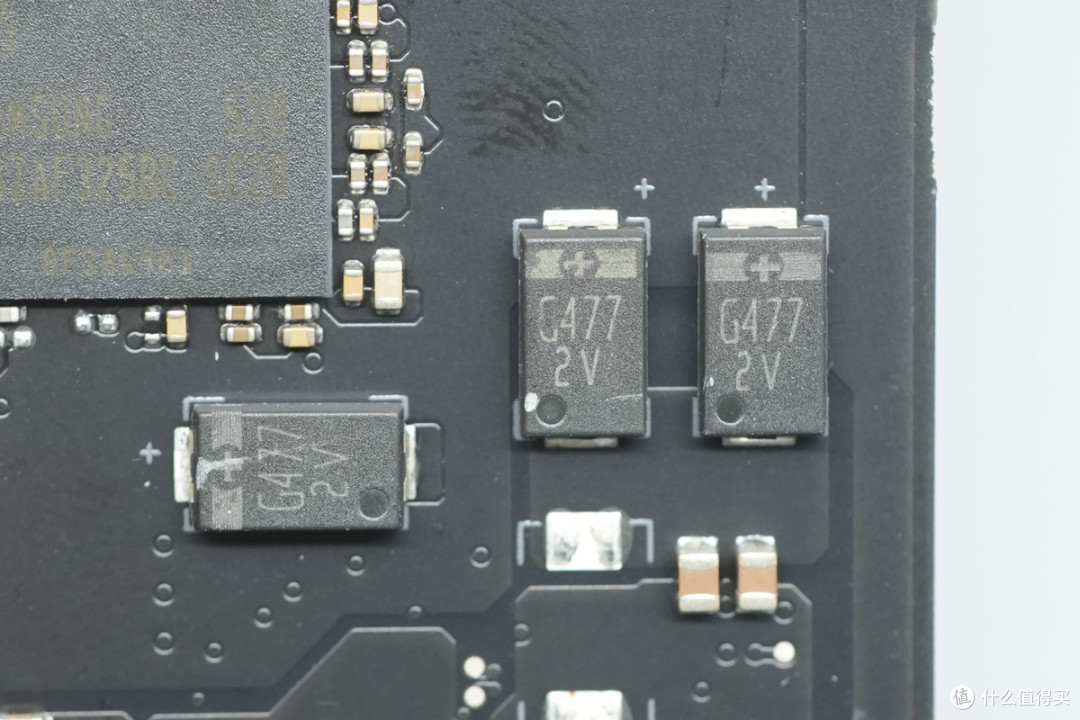 PCleGen5高速接口，蓝戟 INTEL ARC PRO B70 TF 32G专业显卡拆解