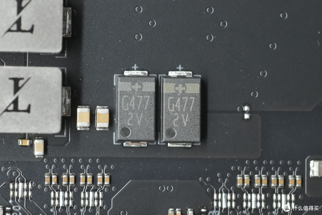 PCleGen5高速接口，蓝戟 INTEL ARC PRO B70 TF 32G专业显卡拆解