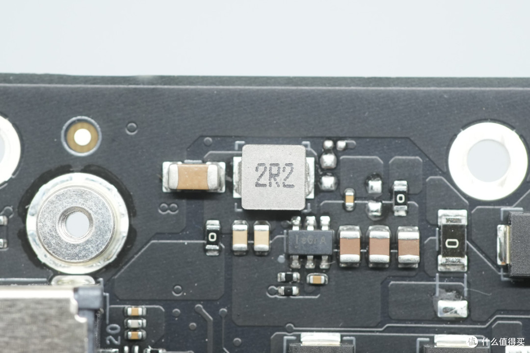 PCleGen5高速接口，蓝戟 INTEL ARC PRO B70 TF 32G专业显卡拆解