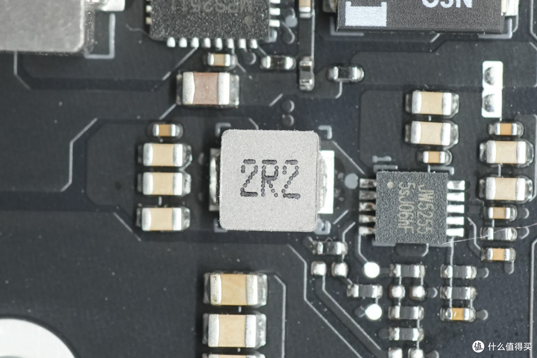 PCleGen5高速接口，蓝戟 INTEL ARC PRO B70 TF 32G专业显卡拆解