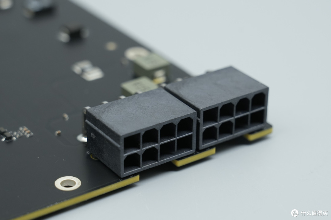 PCleGen5高速接口，蓝戟 INTEL ARC PRO B70 TF 32G专业显卡拆解