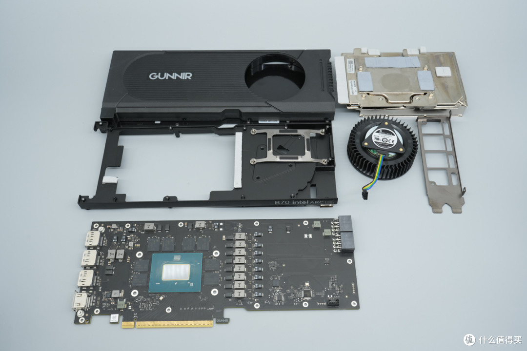 PCleGen5高速接口，蓝戟 INTEL ARC PRO B70 TF 32G专业显卡拆解