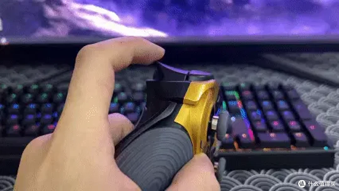 来自外星的异形手柄？大胆设计+双8K旗舰配置——易速马绝影D15
