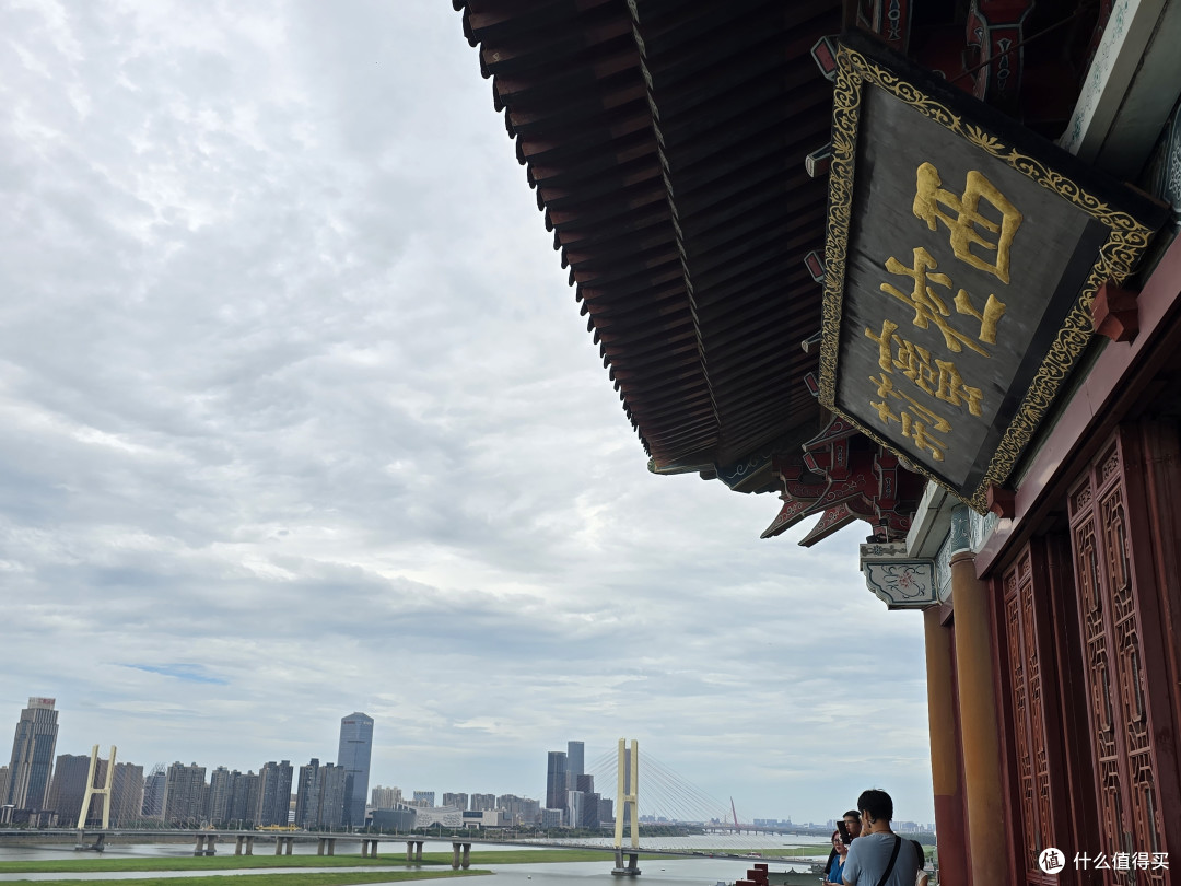 新阁立江岸,古意渡千年——滕王阁漫游记