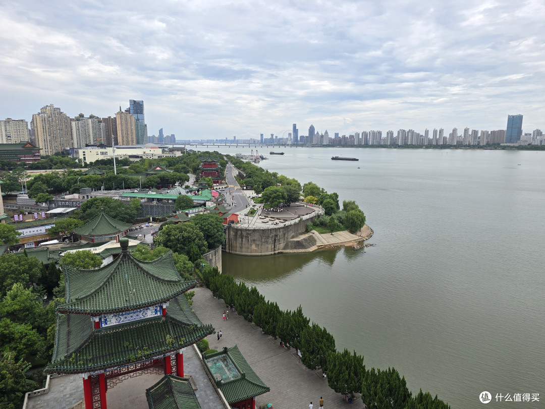 新阁立江岸,古意渡千年——滕王阁漫游记