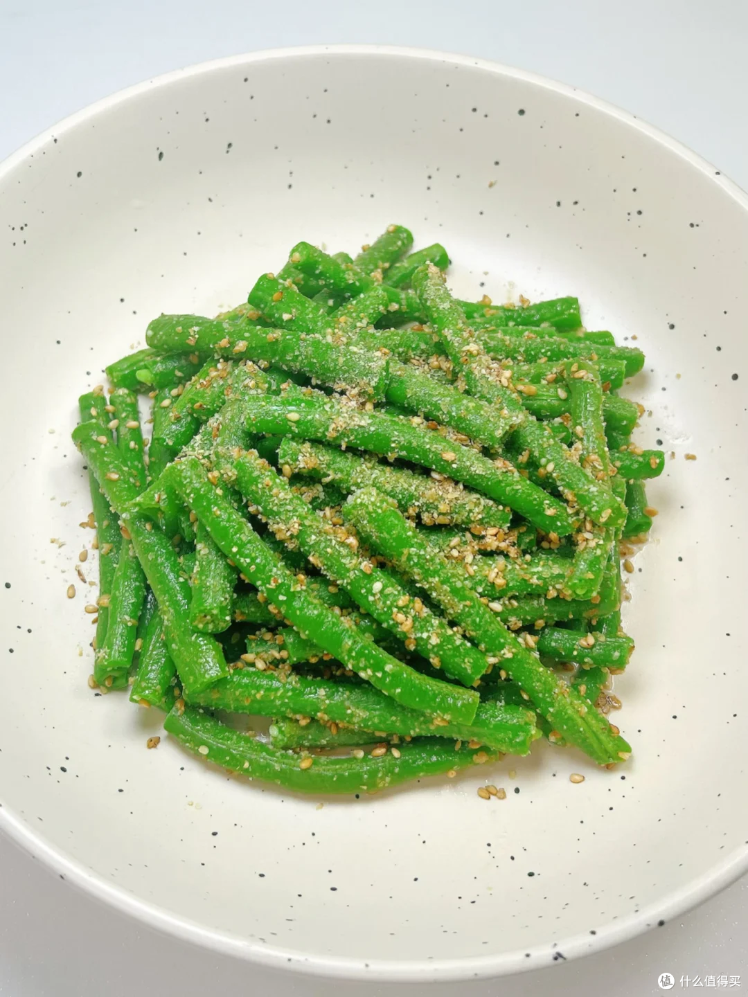用它拌豆角也太绝了!熟芝麻的焦香裹着咸鲜
