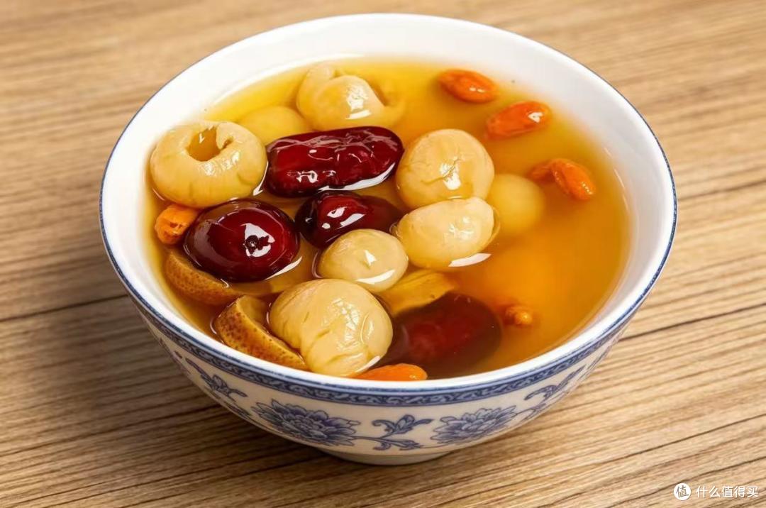 气血不足百病生，中伏大热天，提醒女人多吃4样，气色好显年轻