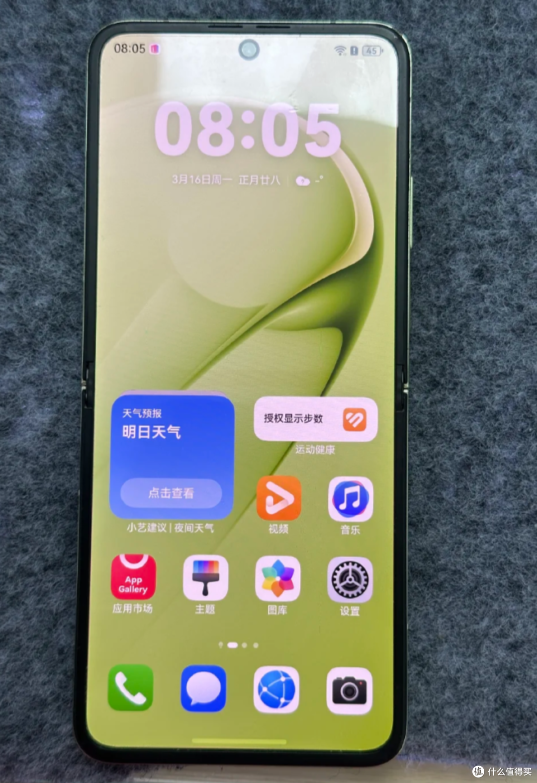 从"智商税"到"真香机"，2026年折叠屏终于能闭眼入了？