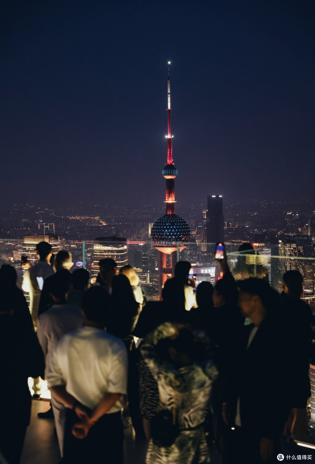 上海夜景别只看江边，高空视角更完整