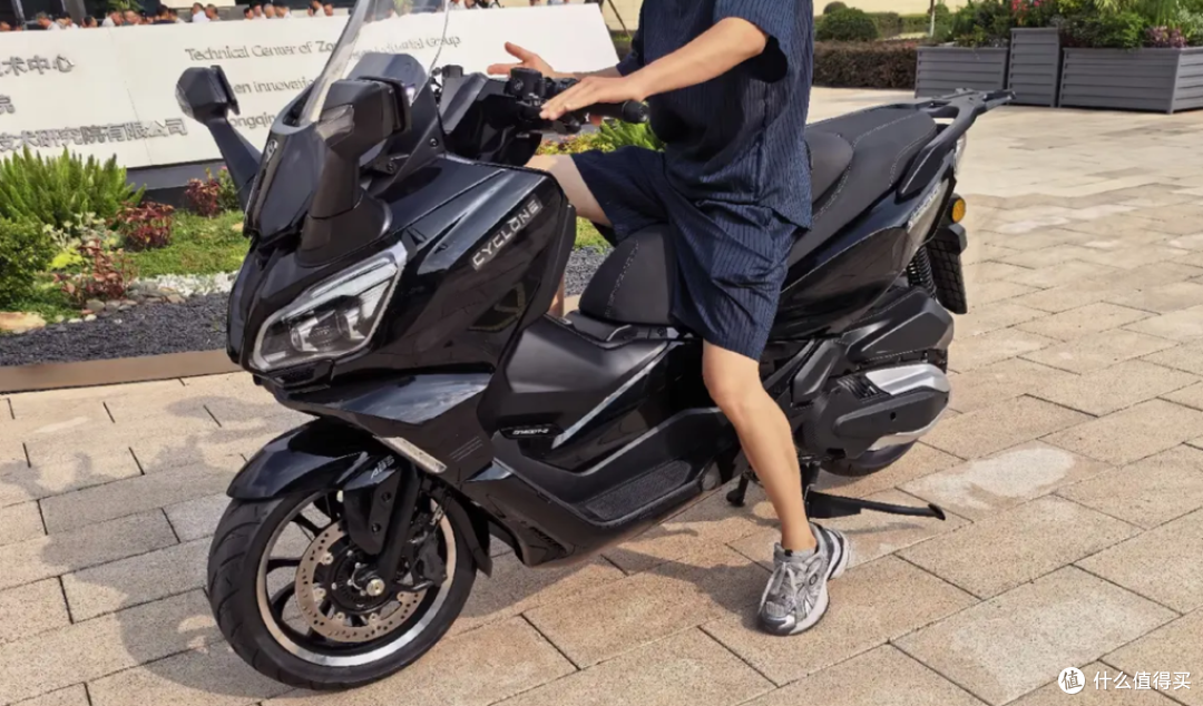 双缸大踏板再添新车!赛科龙SR400T-2正式申报!就差上市报价格了