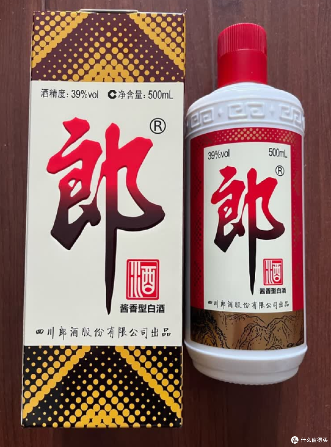 川派酱香双雄横向品鉴:同价位口粮酒,经典底蕴碾压入门基础款
