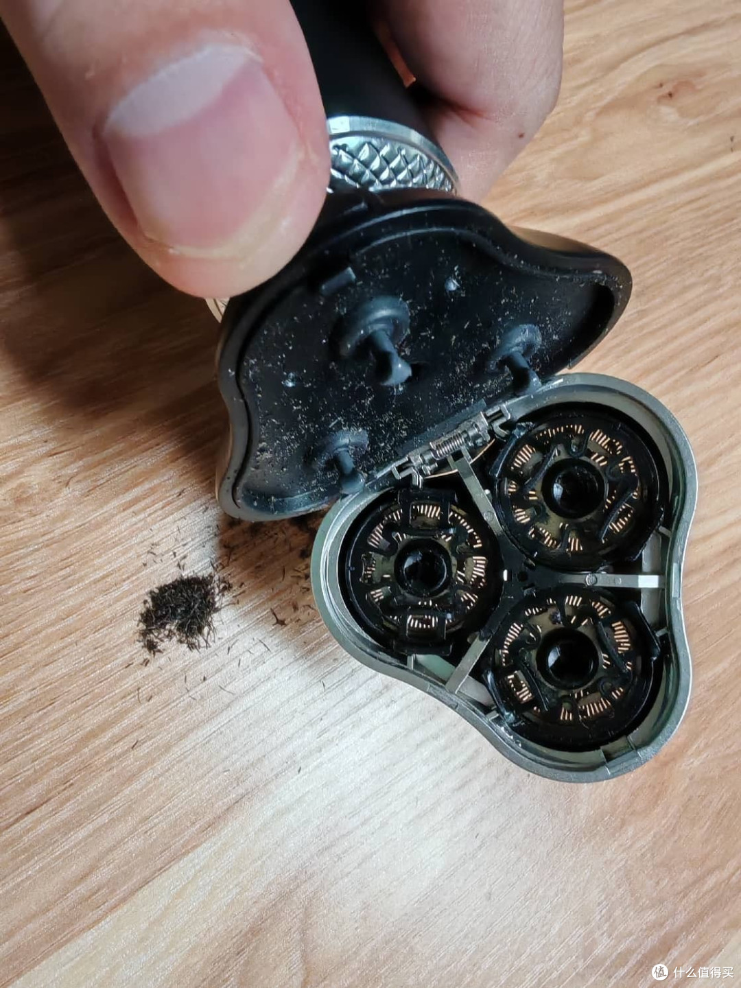 剃须刀刮不干净还夹须?测评399的未野MAX,敏感肌痘痘肌福音