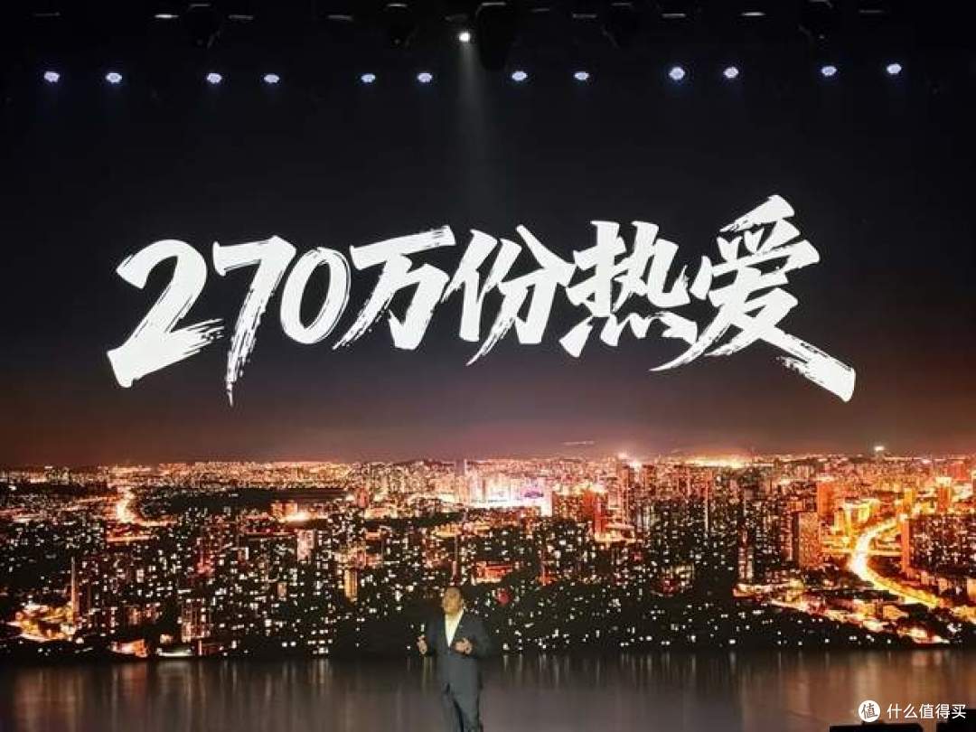 张雪代驾回家被小哥认出:身价8亿的大老板,座驾居然是秦L