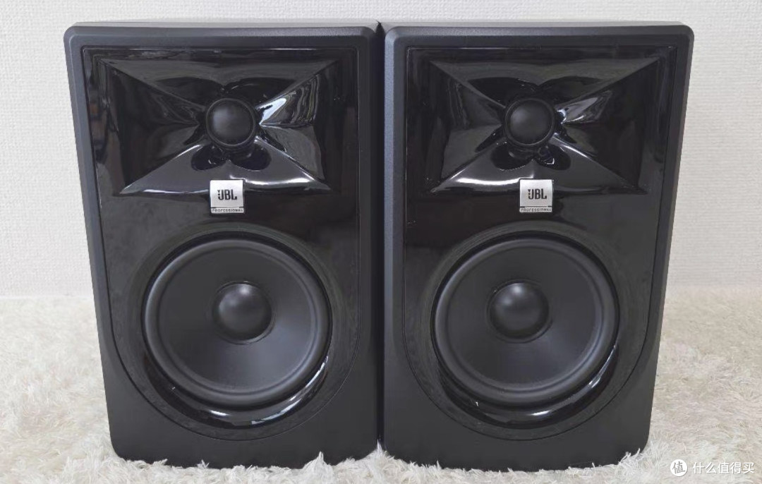 闲鱼大量涌入日行JBL 305P,全新未拆封仅1230块,录音棚级别声准