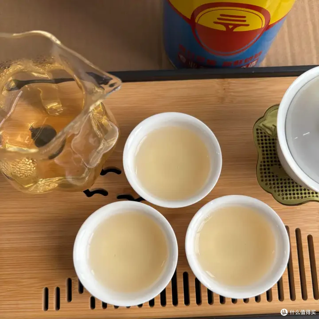 网上买茶测评-库洛茶黄罐鸭屎香VS映群茶业鸭屎香