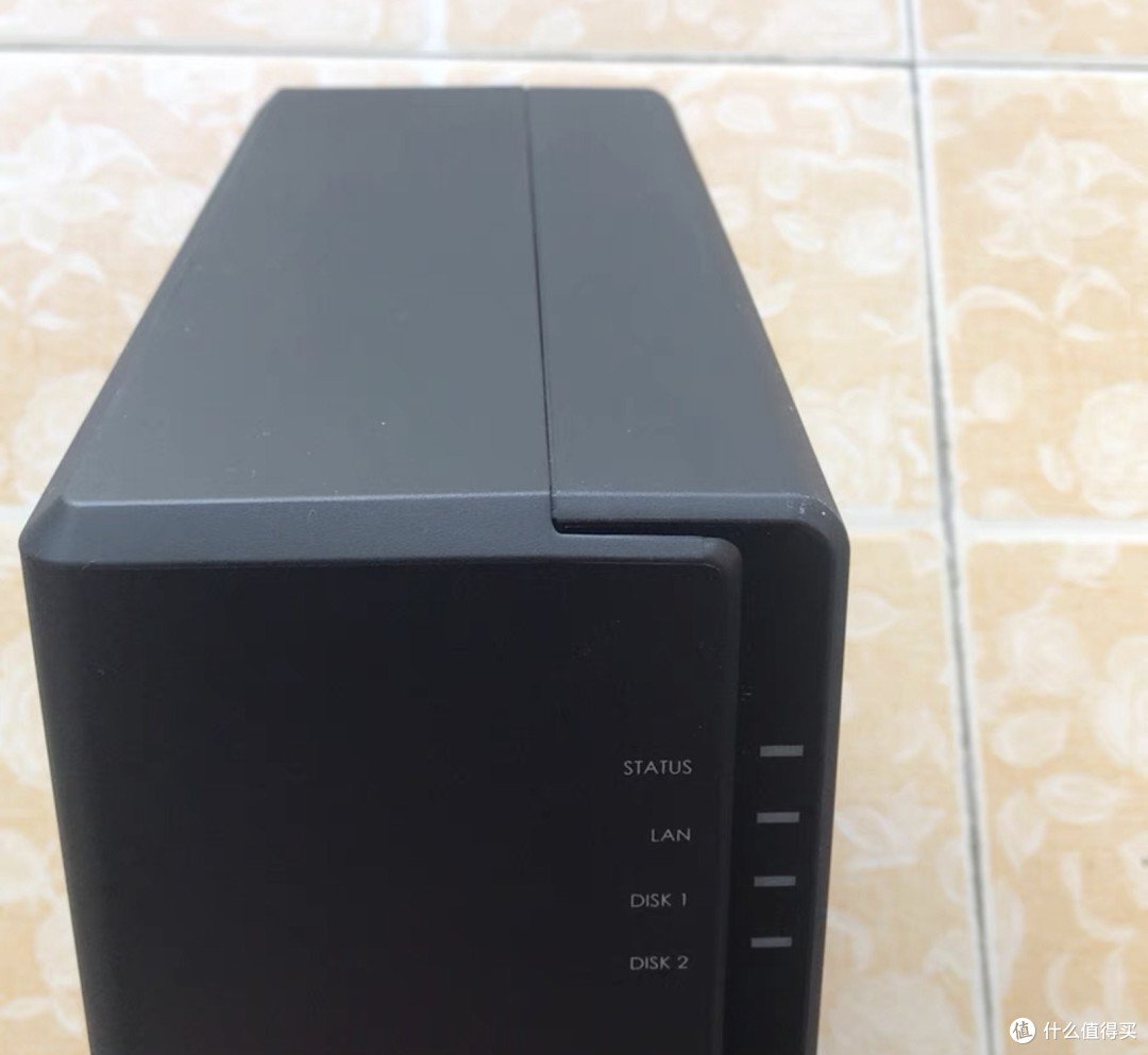 闲鱼大量涌入群晖入门NAS,双盘位低功耗,420块搭建家庭数据中心