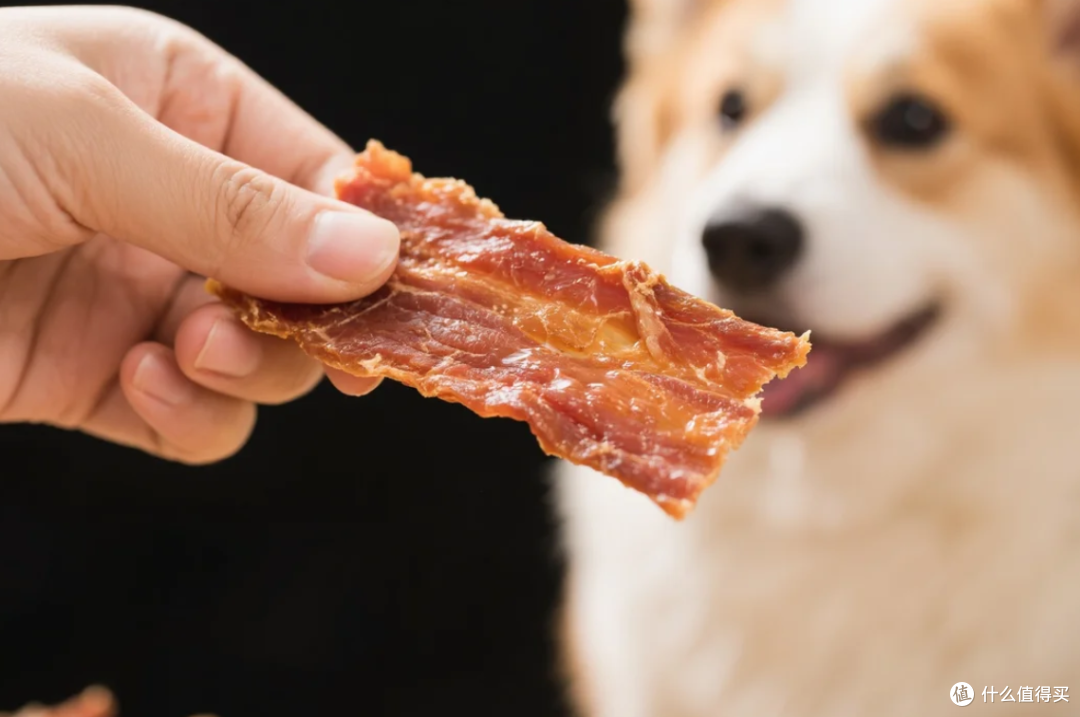 宠物零食肉干摸起来发黏,是正常油脂还是变质?