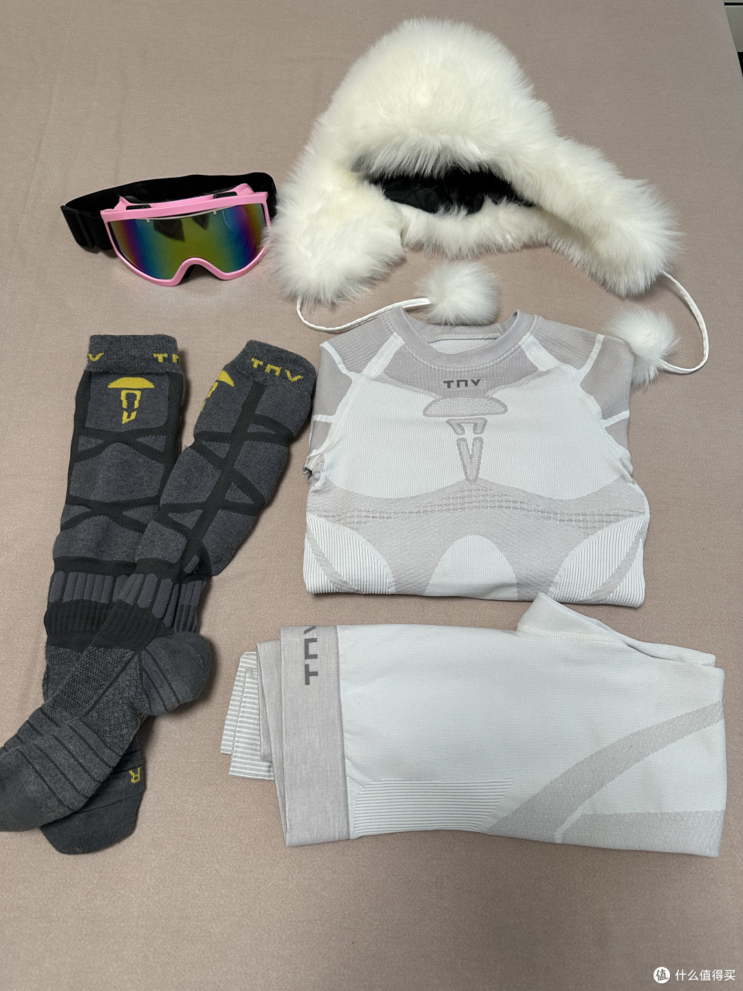 女性滑雪者怎么选贴身层：不是小一码就对了