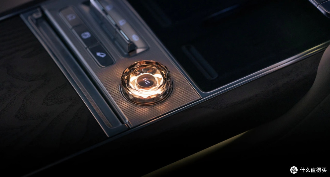 挑战宝马X7、奔驰GLS、奥迪Q9、路虎揽胜,极氪 9X发布欧洲版车型