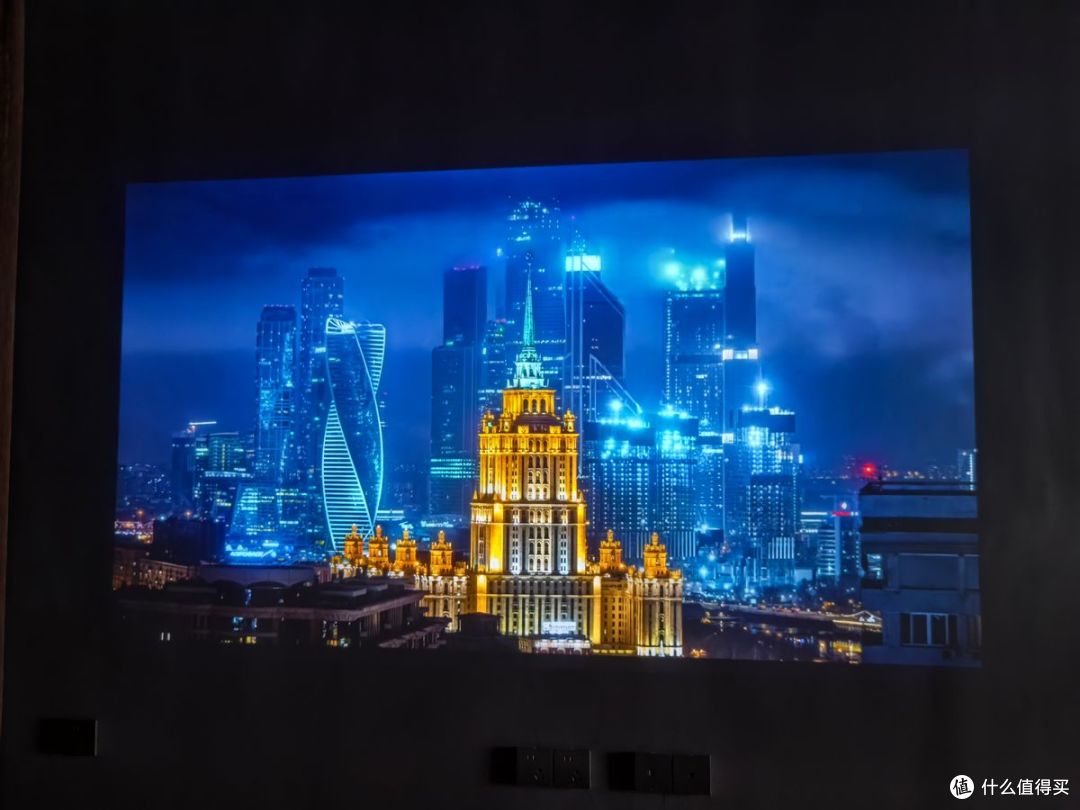 2026家用投影选购指南,百元旗舰哈趣Q1 Pro实测体验