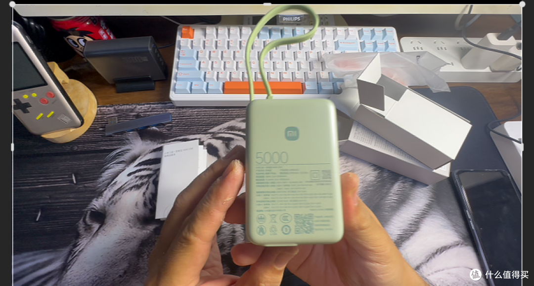 一物两用!带线33W充电宝横评:苹果用户刚需,安卓体验一言难尽