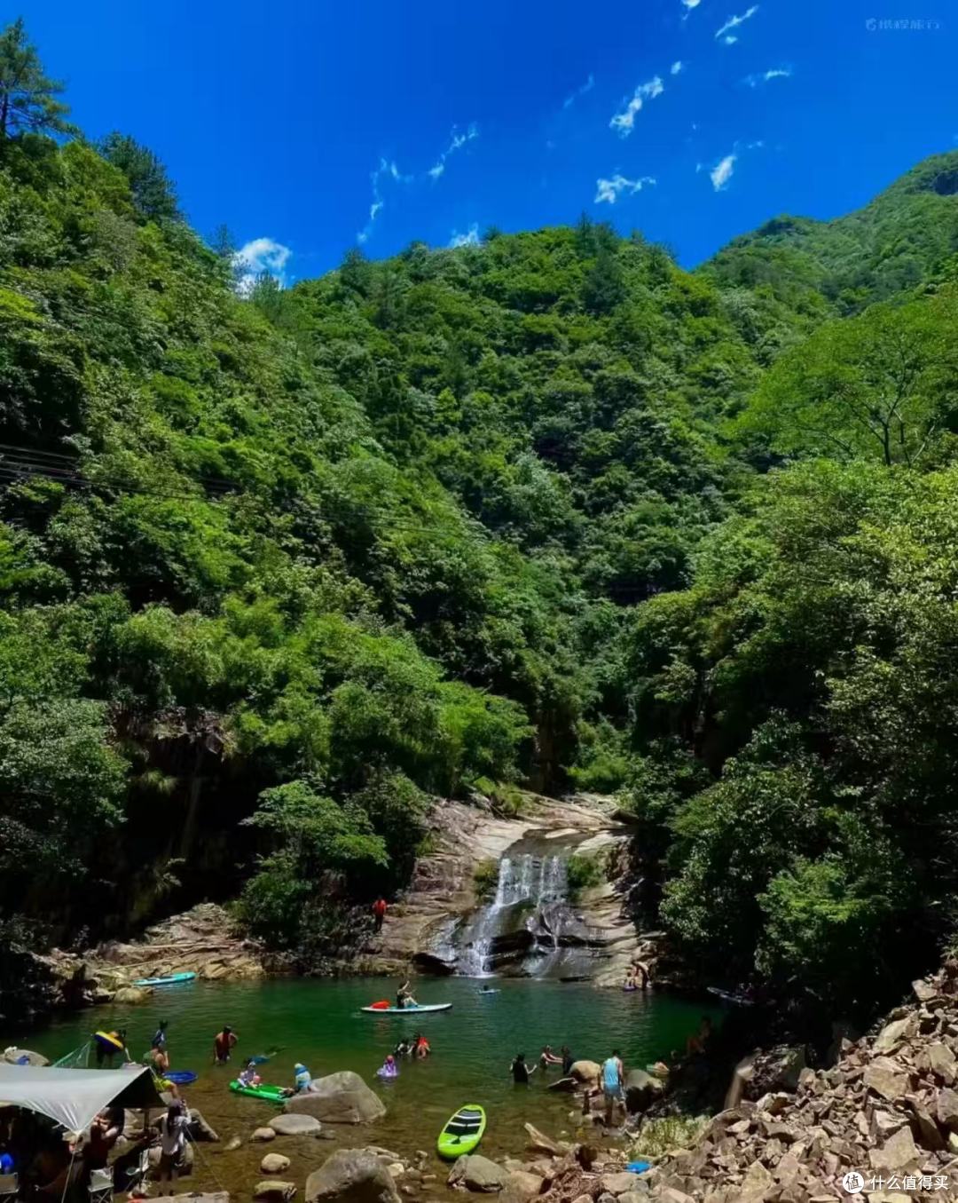 夏日安吉溯溪玩水风光