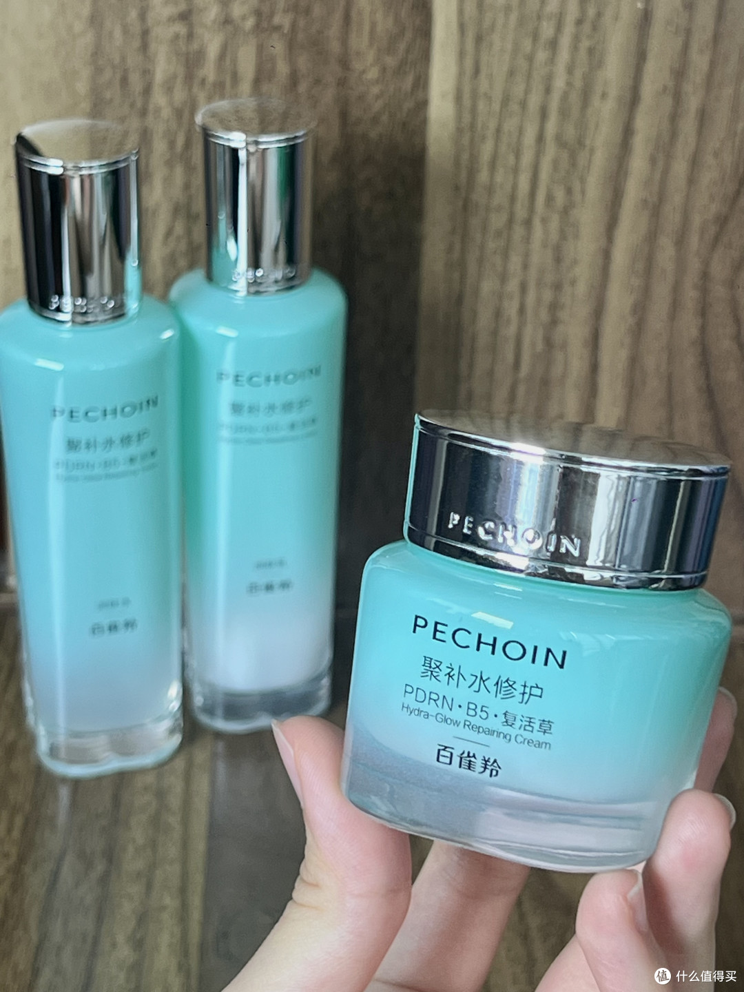 脸上皮肤干燥怎么补充水分?3套补水修护的水乳套装测评
