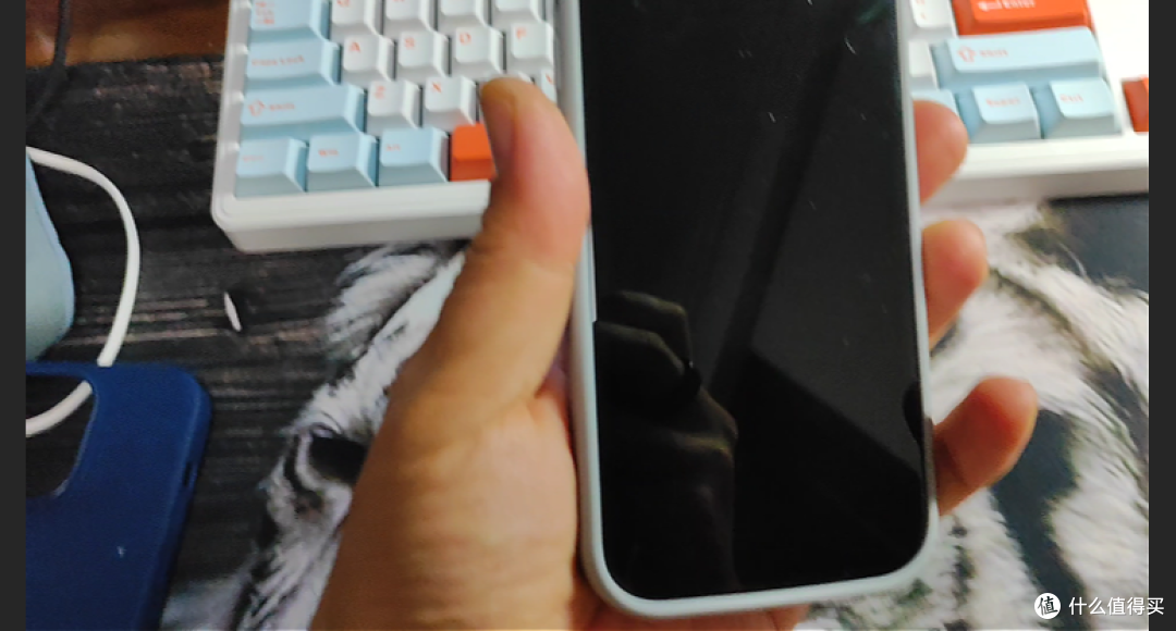 0.99元1688磁吸手机壳!对比百元魔赞壳差距多大?