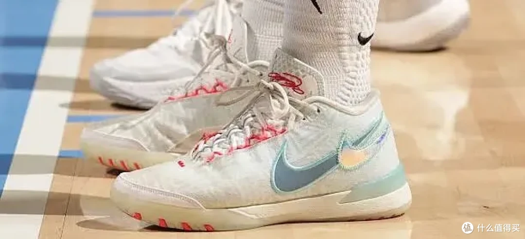 【WNBA每日上脚】都是奥莱同款！凭啥它比Lebron 23口碑好？